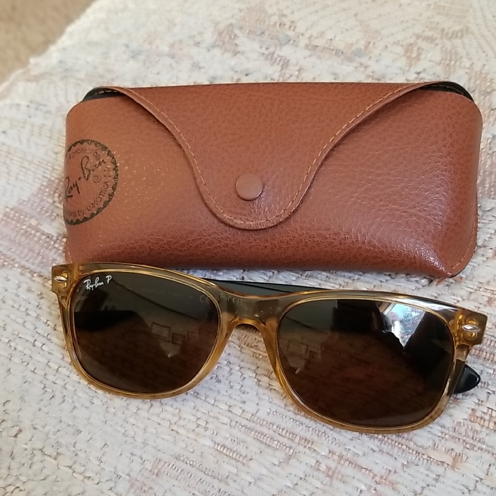 Ray-Ban Brown Sunglasses with Case